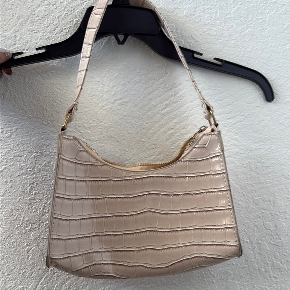 Elegant Cream Crocodile-Embossed Women's Bag